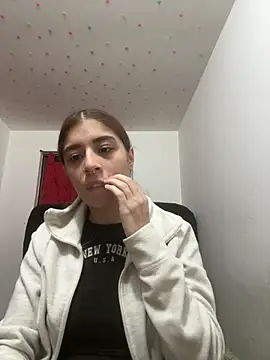 Cherry Luna1 online show from June 17, 2026, 11:36 pm