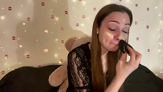 itskylieee online show from July 24, 2026, 9:38 am