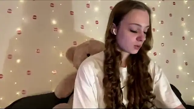 itskylieee online show from July 26, 2026, 9:05 am