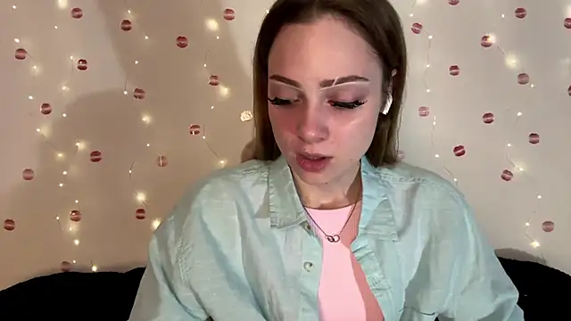 itskylieee online show from July 19, 2026, 9:17 am