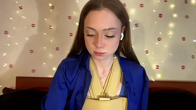 itskylieee online show from June 19, 2026, 10:32 am