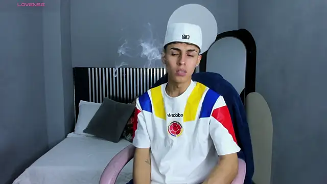 Axel Mendozaa online show from July 24, 2026, 8:27 pm