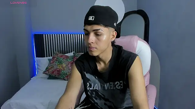 Axel Mendozaa online show from June 25, 2026, 7:52 pm