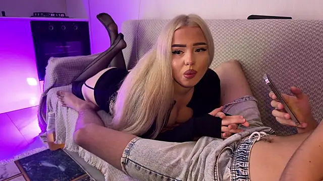 Blonde88888 online show from June 16, 2026, 9:59 pm