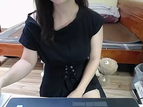 Mia-Zhen online show from June 11, 2026, 2:22 am