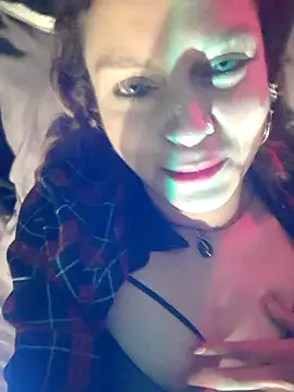 fresasabrosa69 online show from June 15, 2026, 7:41 am