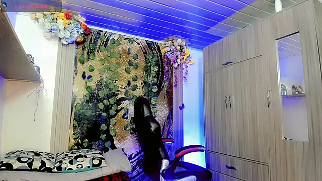 lisa armas online show from July 18, 2026, 3:48 am
