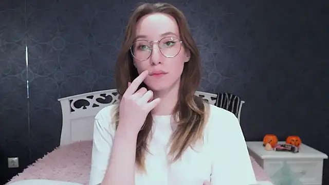 Niixi online show from June 13, 2026, 3:54 pm