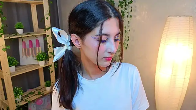 JasminKitany online show from June 7, 2026, 8:25 pm