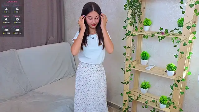 JasminKitany online show from July 31, 2026, 6:27 pm