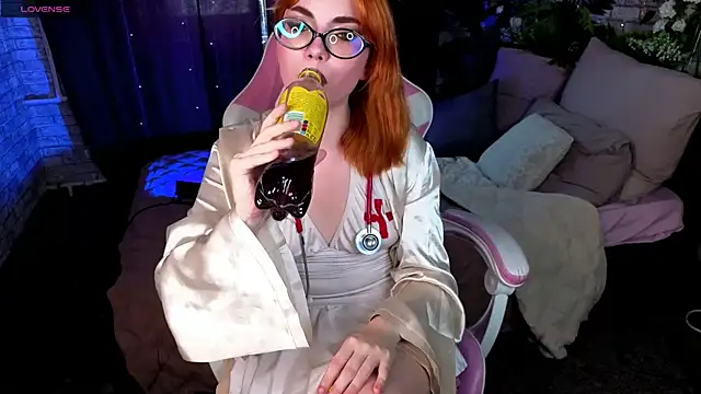 Velvet  Kiss online show from July 28, 2026, 2:13 pm