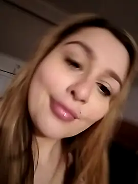 candice1994 online show from June 7, 2026, 11:32 pm