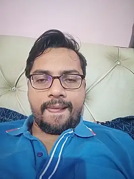 rajkink00 online show from June 5, 2026, 11:32 pm