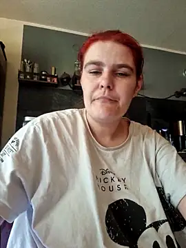 GoldenWifee online show from June 19, 2026, 5:13 am