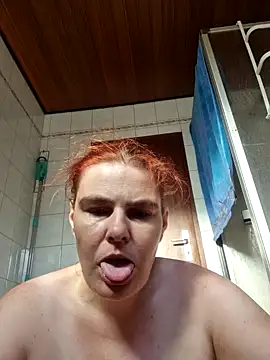 GoldenWifee online show from July 26, 2026, 4:36 pm
