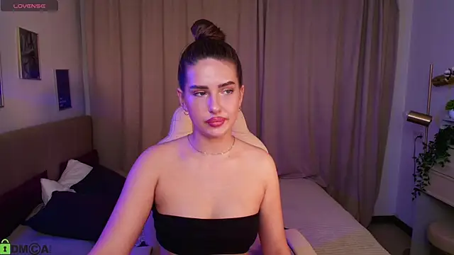 Bella  Kallen online show from July 30, 2026, 9:30 am
