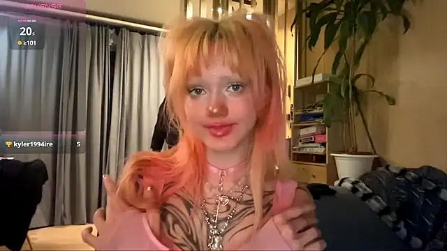 JoanneMcauly online show from June 16, 2026, 9:26 pm