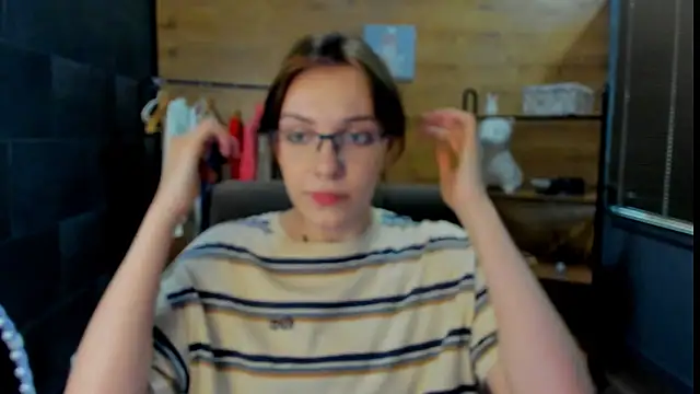 KristennMartin online show from June 15, 2026, 8:58 am