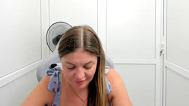 MiaSummerr  online show from July 20, 2026, 6:43 am