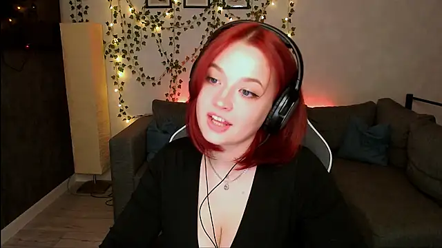 MiaSelene  online show from June 18, 2026, 1:48 am