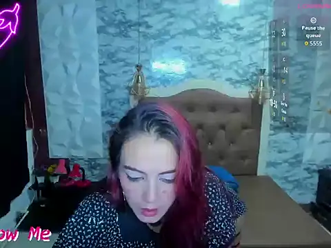 DannaPetitee online show from July 8, 2026, 12:13 am
