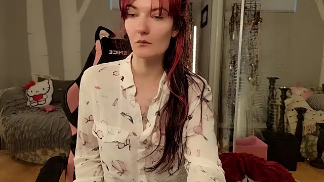 Snapshot of youngmilfBlossom chatting on June 16, 2026, 5:35 pm youngmilfBlossom online show from June 16, 2026, 5:35 pm