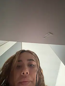 Issie 01 online show from June 28, 2026, 9:54 pm
