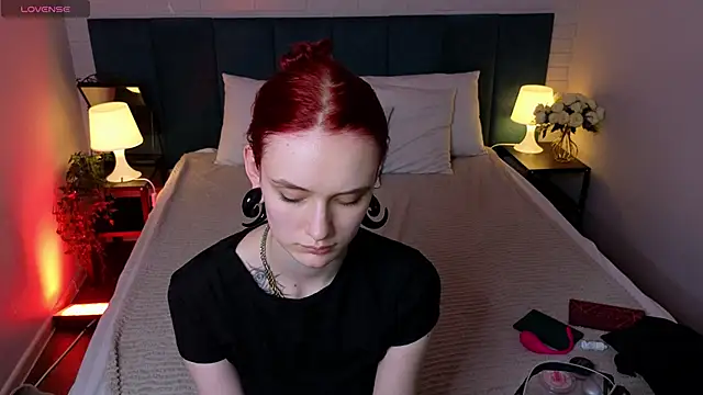 Snapshot of CrimsonMarquise chatting on June 9, 2026, 3:02 pm CrimsonMarquise online show from June 9, 2026, 3:02 pm