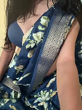 Snapshot of Aishu__Reddy chatting on June 8, 2026, 9:43 am Aishu Reddy online show from June 8, 2026, 9:43 am