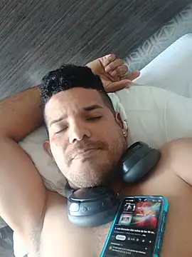 carlos0204 online show from June 11, 2026, 5:21 pm