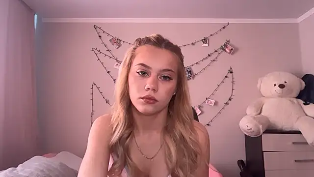 Glamorforyou online show from July 28, 2026, 3:03 am
