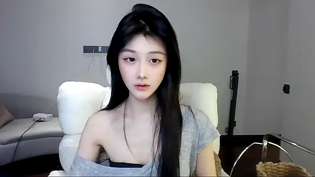 Snapshot of SylvieMaya chatting on July 7, 2026, 3:04 pm SylvieMaya online show from July 7, 2026, 3:04 pm