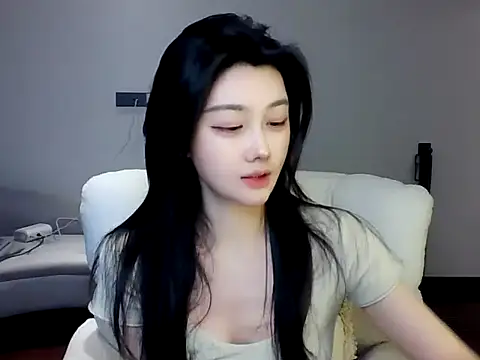 Snapshot of SylvieMaya chatting on June 10, 2026, 4:52 pm SylvieMaya online show from June 10, 2026, 4:52 pm