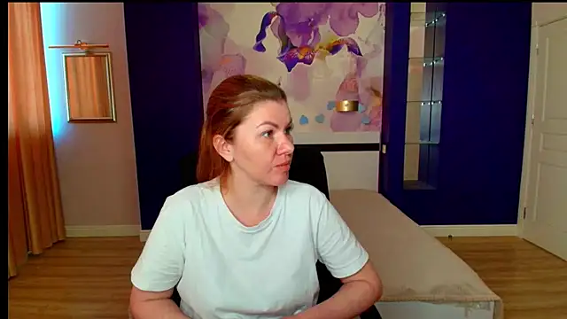 LunaKissesx online show from June 8, 2026, 5:52 am