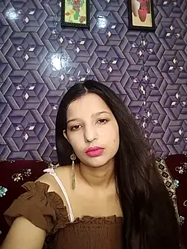 Queen Rosyy online show from July 28, 2026, 3:25 am