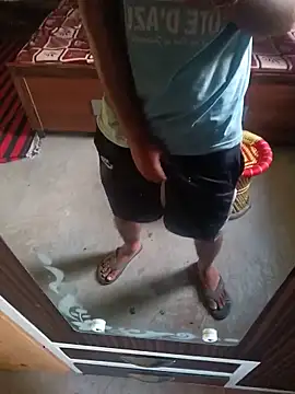 Desindianbull69 online show from June 16, 2026, 1:05 am