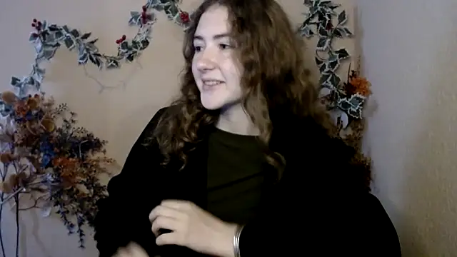 Snapshot of Crimson_Bite chatting on June 9, 2026, 9:32 am Crimson Bite online show from June 9, 2026, 9:32 am