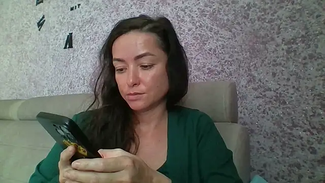 Mia Salamanka online show from June 20, 2026, 6:18 am