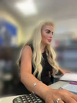 BarbieLeahX online show from June 10, 2026, 2:29 pm