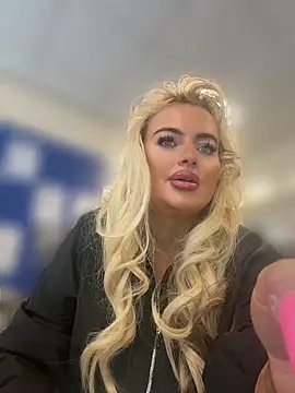 BarbieLeahX online show from June 15, 2026, 8:47 am