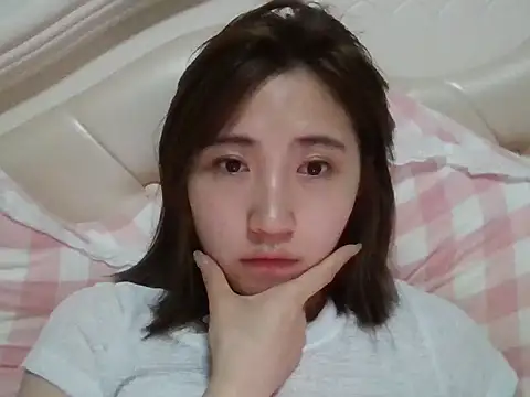 yiyi13 online show from June 14, 2026, 12:06 pm