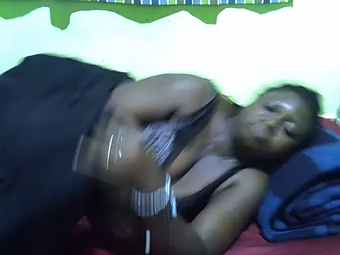 CURVY-CORAZZON online show from June 26, 2026, 4:51 am