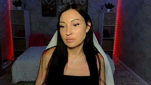 NikoleMills online show from June 10, 2026, 6:58 am