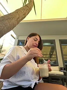 ANABELLA87 online show from August 3, 2026, 8:33 am