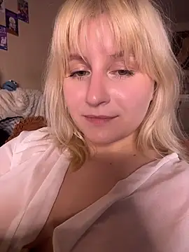 LazyFlora online show from June 27, 2026, 1:33 am