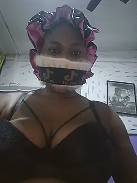 creamiepie01 online show from July 27, 2026, 12:28 am