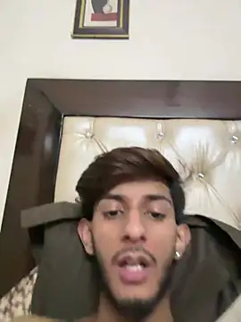 ronnnnn718 online show from July 30, 2026, 1:54 pm