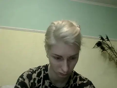 AmberandBlond online show from June 14, 2026, 3:24 pm