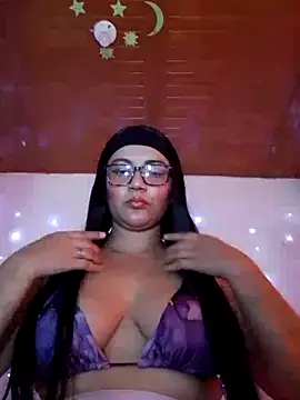 Snapshot of litle_hot chatting on June 16, 2026, 10:32 pm litle hot online show from June 16, 2026, 10:32 pm