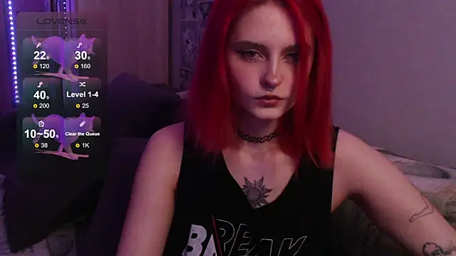 ScarlettAw online show from June 17, 2026, 7:35 pm